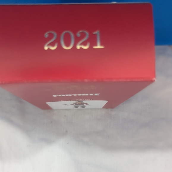 Fortnite Crackshot Hallmark Keepsake Ornament - Picture 3 of 3